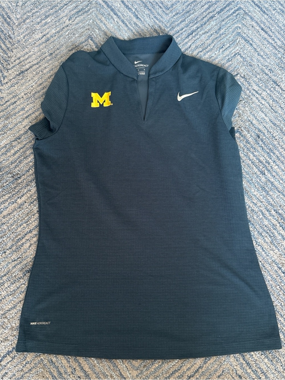 Nike AeroReact Women's Golf Polo